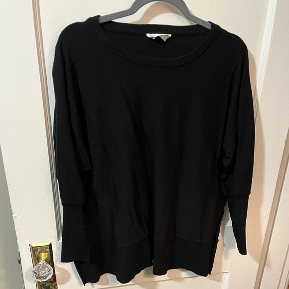 Black Dolman Sleeve Side Slit Maternity Sweater - Picture 4 of 4